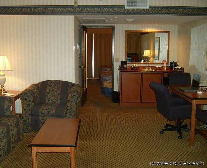 Embassy Suites By Hilton Эль-Пасо Номер фото